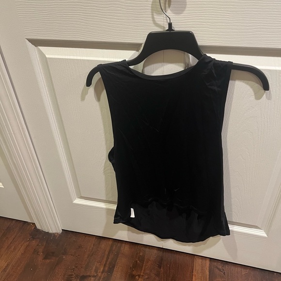 Women’s Gymshark tank top/shirt - Picture 2 of 3